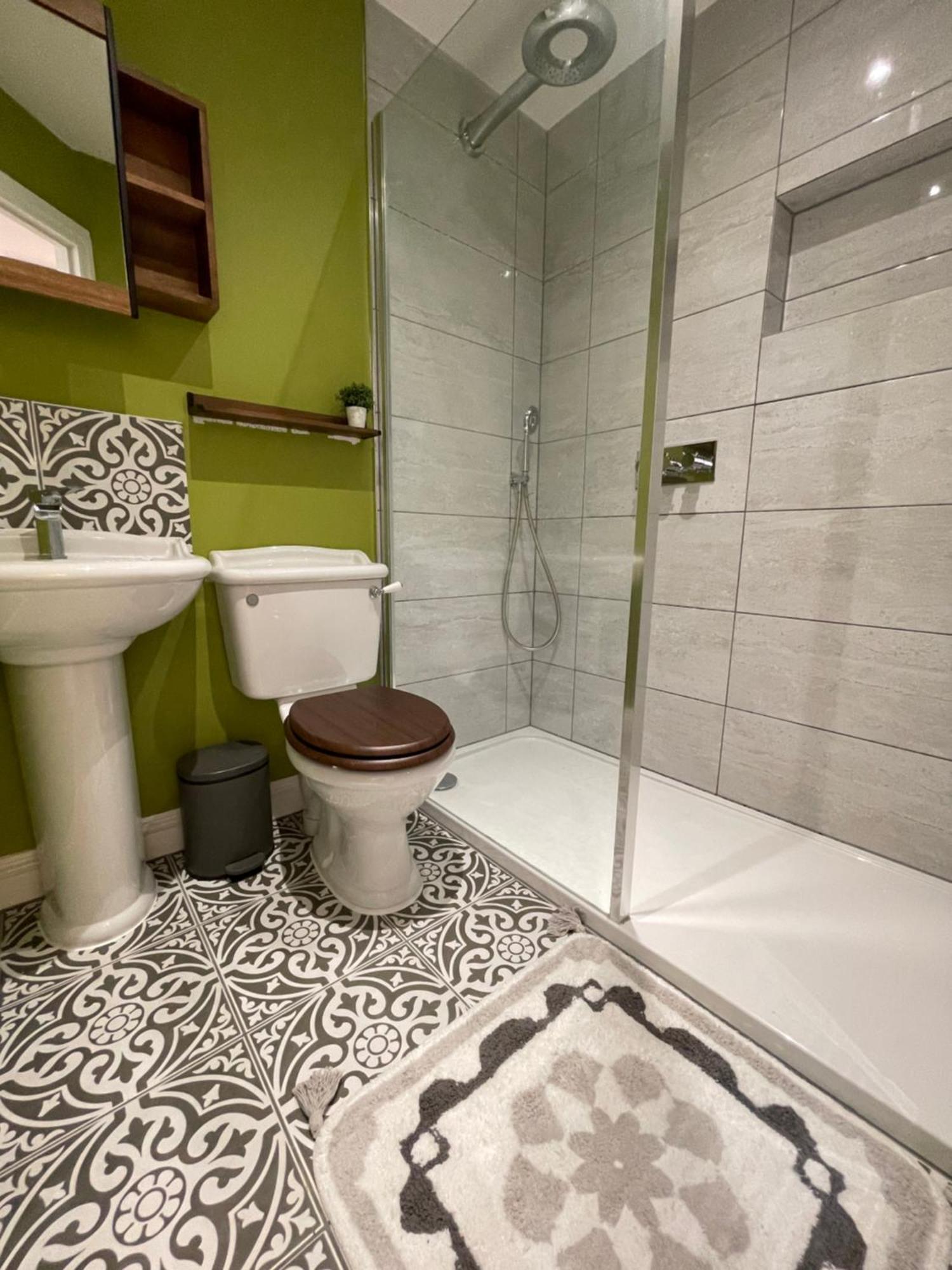 5 Bed House - Fancy - Sleep Up To 12 - Central London Luaran gambar